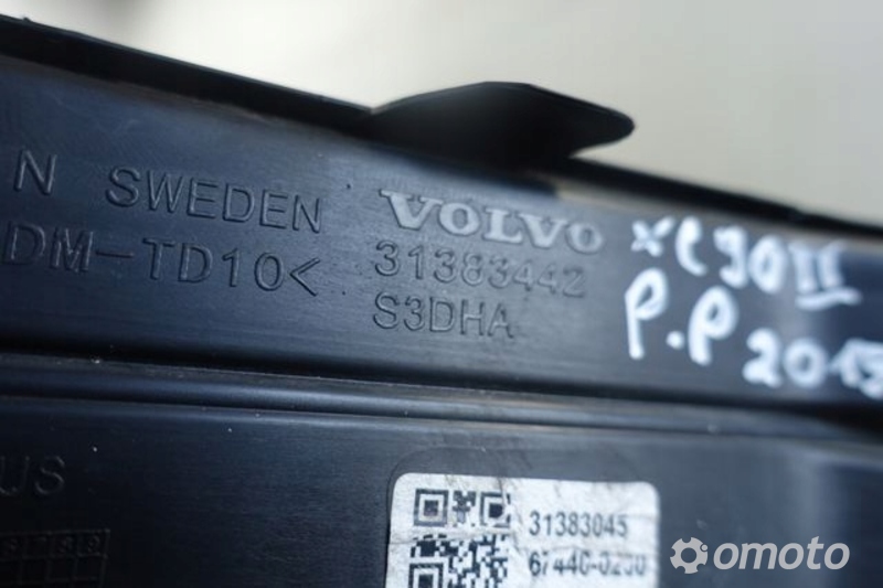 Volvo XC90 II LISTWA KRATKA PRZEDNIEGO ZDERZAKA