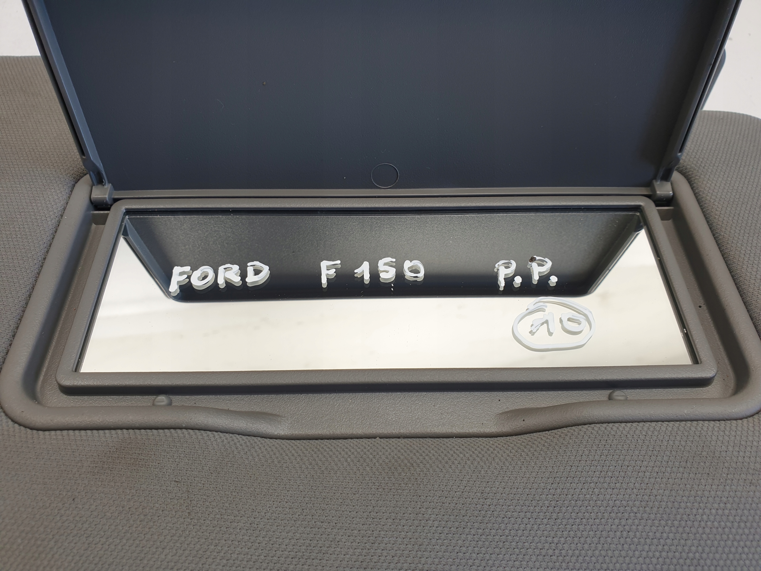Ford F150 OSŁONA PRZECIWSŁONECZNA prawa SŁONECZKO
