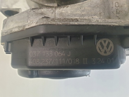 VW Golf III 2.0 8V PRZEPUSTNICA 037133064J