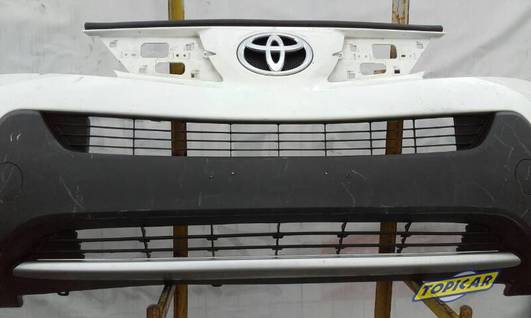 Toyota Rav4 2015 zderzak przód 