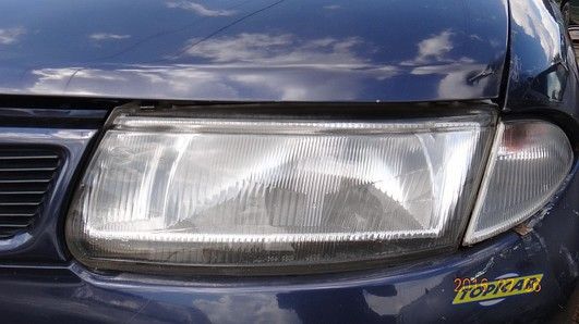 Mitsubishi Carisma 95 reflektor przód lewy lampa 