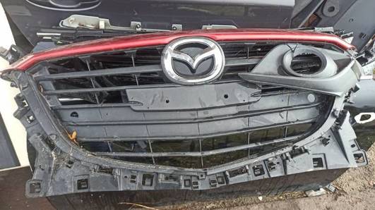 Mazda 3 13- grill atrapa zderzaka
