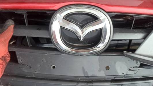 Mazda 3 13- grill atrapa zderzaka