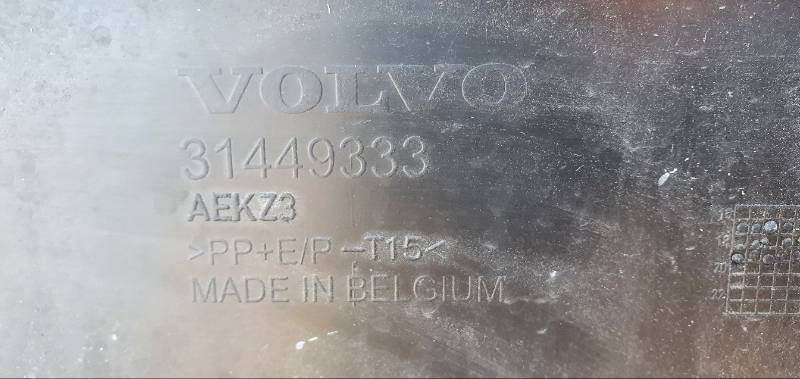VOLVO XC40 17- ZDERZAK TYL 31449333