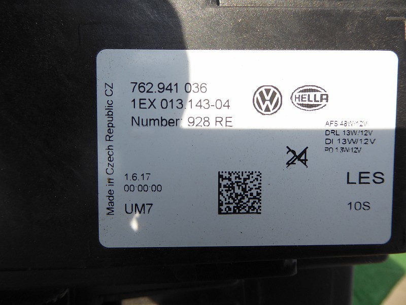 VW TOUAREG III LAMPA PRZEDNIA PRAWA 762941036