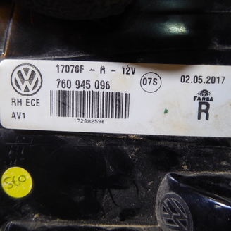VW TOUAREG III 760 LAMPA TYLNA PRAWA 760945096