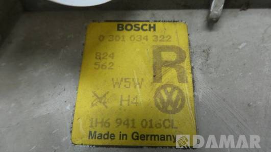 REFLEKTOR VW GOLF III PRAWY BOSCH 0301034322