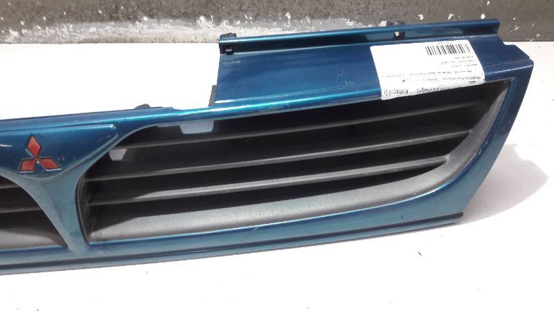 MR155554-5 GRILL MITSUBISHI SPACE RUNNER N10