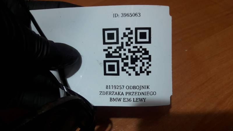 8119257 ODBOJNIK ZDERZAKA PRZEDNIEGO BMW E36 LEWY