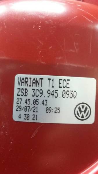 LAMPA TYLNA LEWA 3C9945095Q VW PASSAT B6 R36
