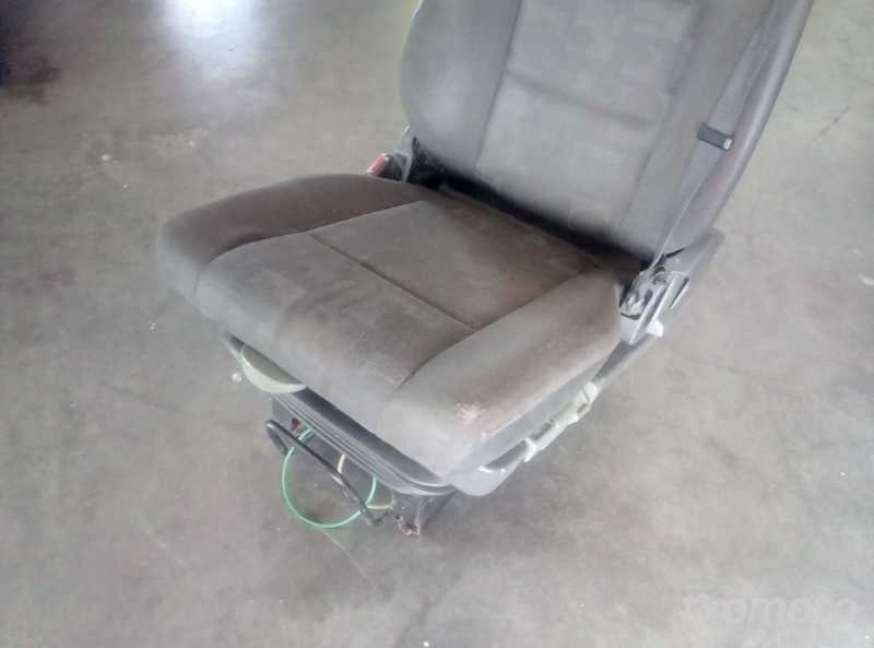Fotel pneumatyczny kierowcy Mercedes Atego 2