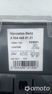 A 0044468121 zegary licznik Mercedes Atego Axor